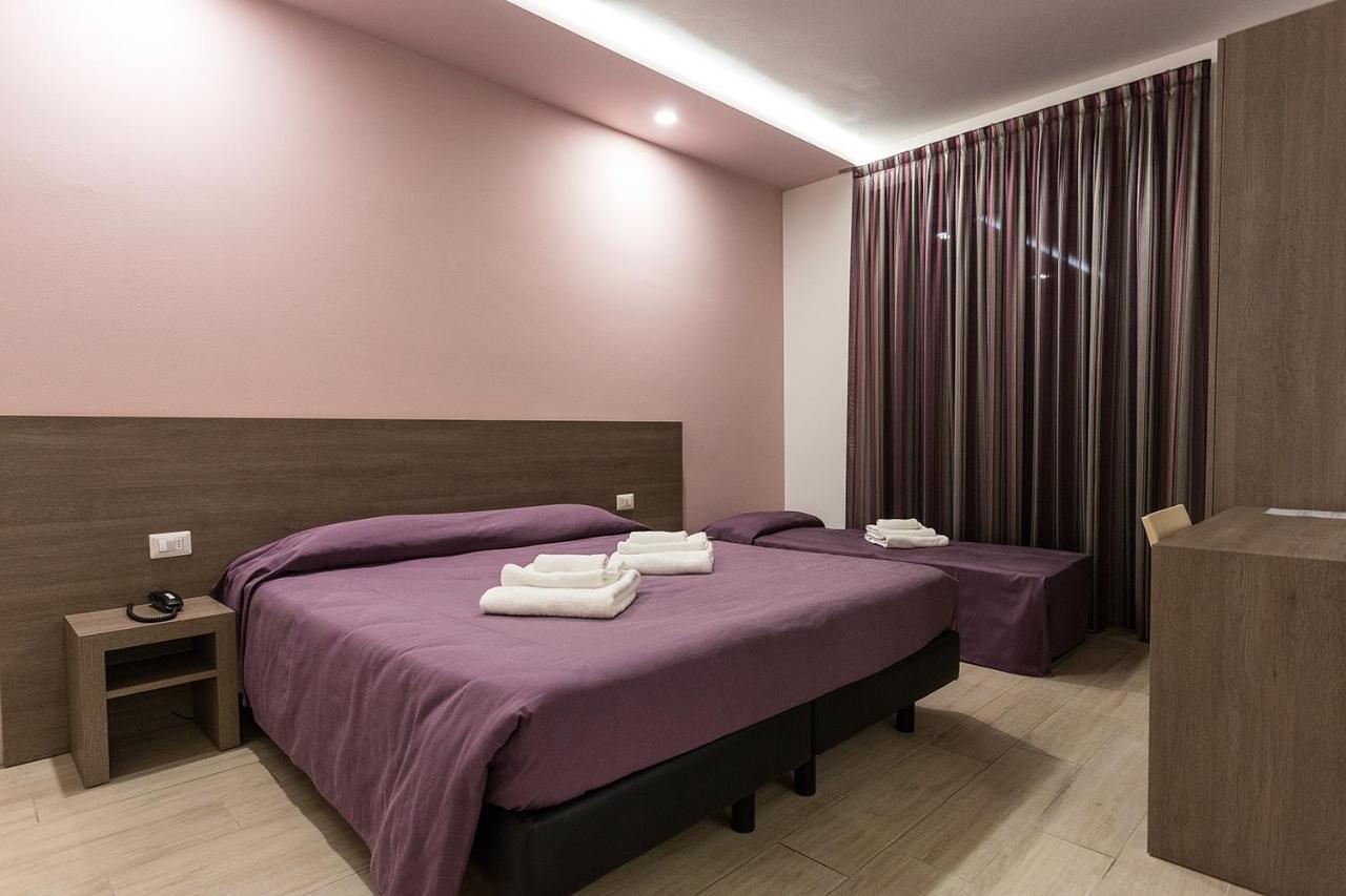Hotel Gioia Ріміні Екстер'єр фото
