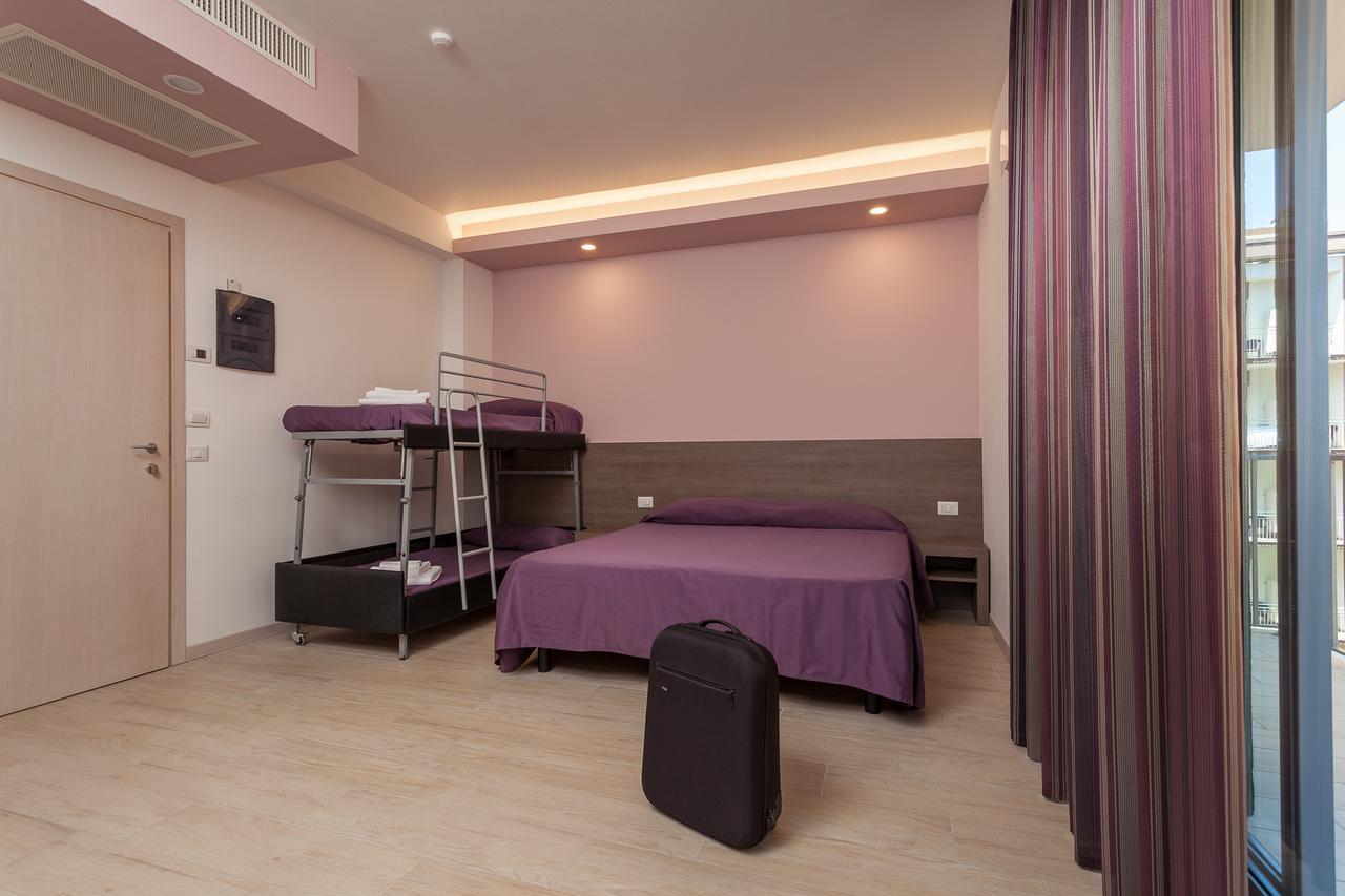 Hotel Gioia Ріміні Екстер'єр фото