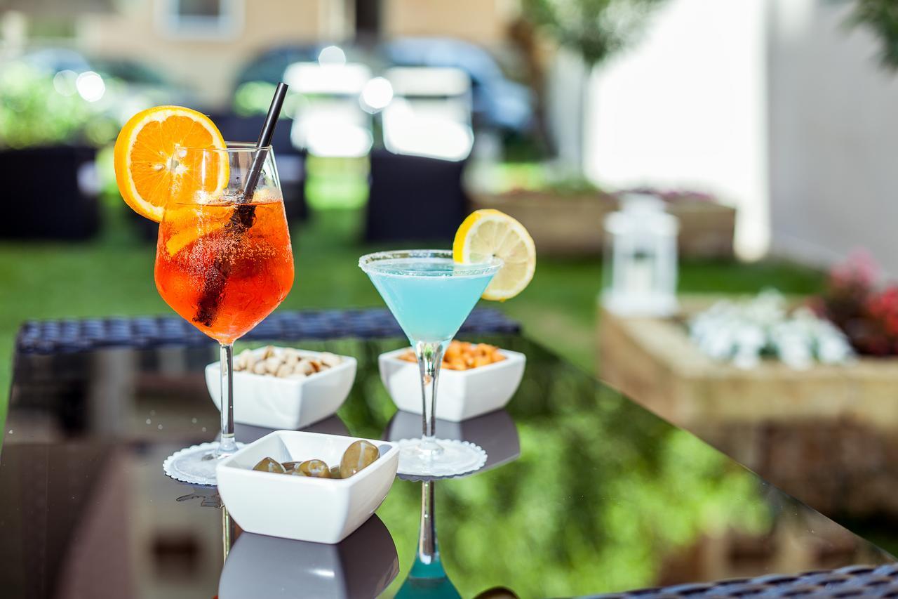 Hotel Gioia Ріміні Екстер'єр фото