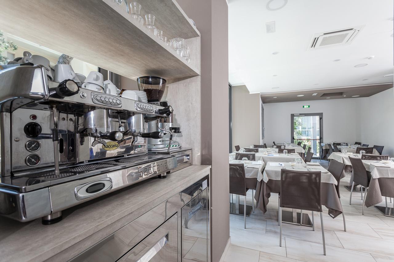 Hotel Gioia Ріміні Екстер'єр фото