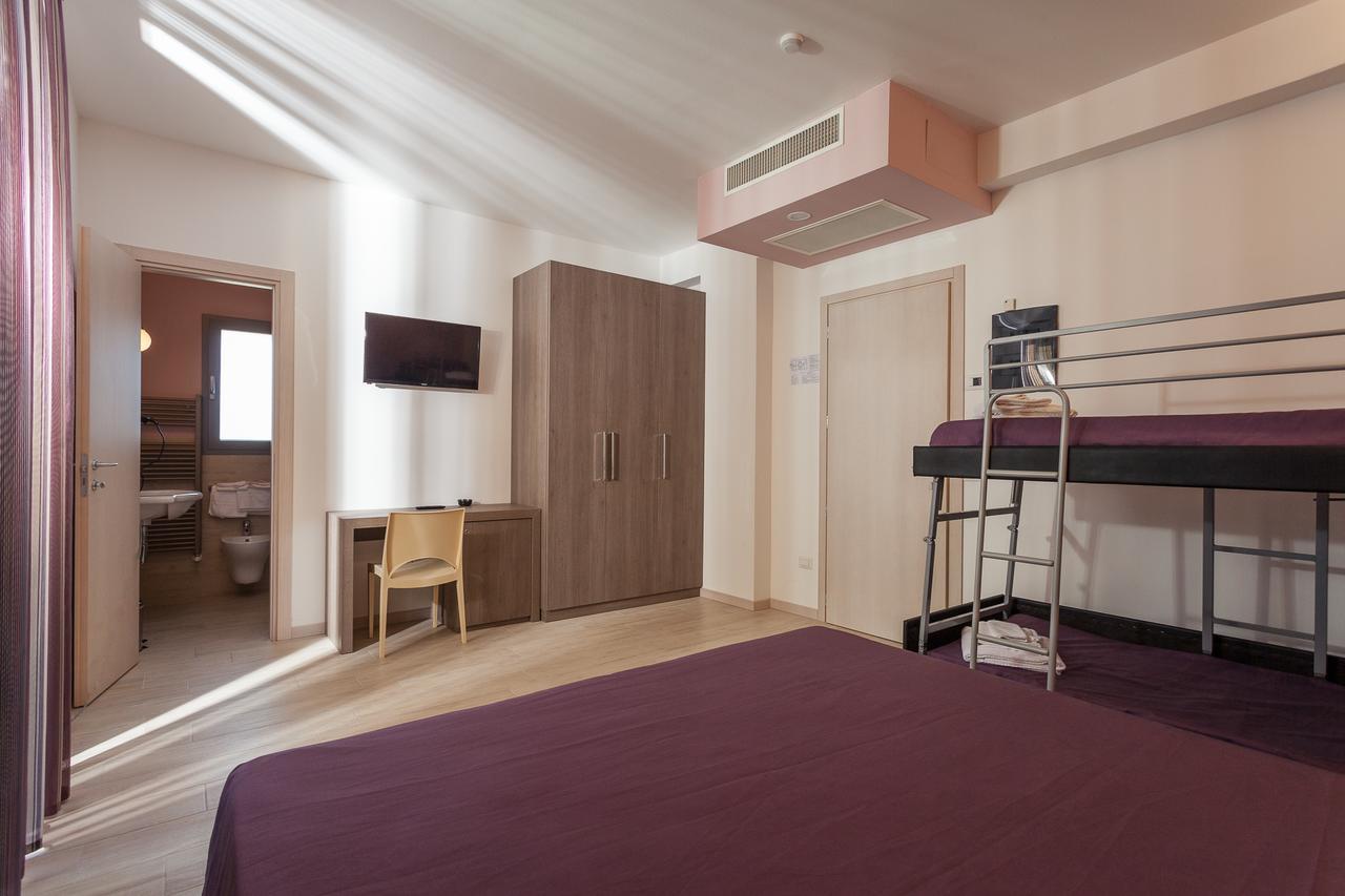 Hotel Gioia Ріміні Екстер'єр фото