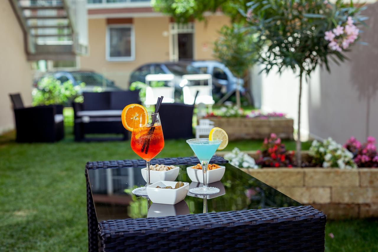 Hotel Gioia Ріміні Екстер'єр фото